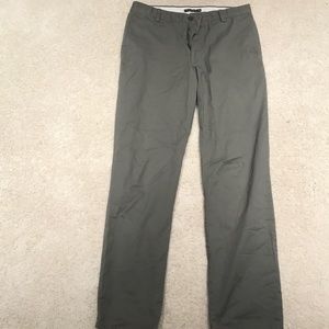 DOCKERS: 32/34, khakis